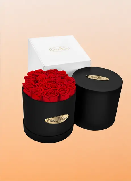 Preserved boxed roses